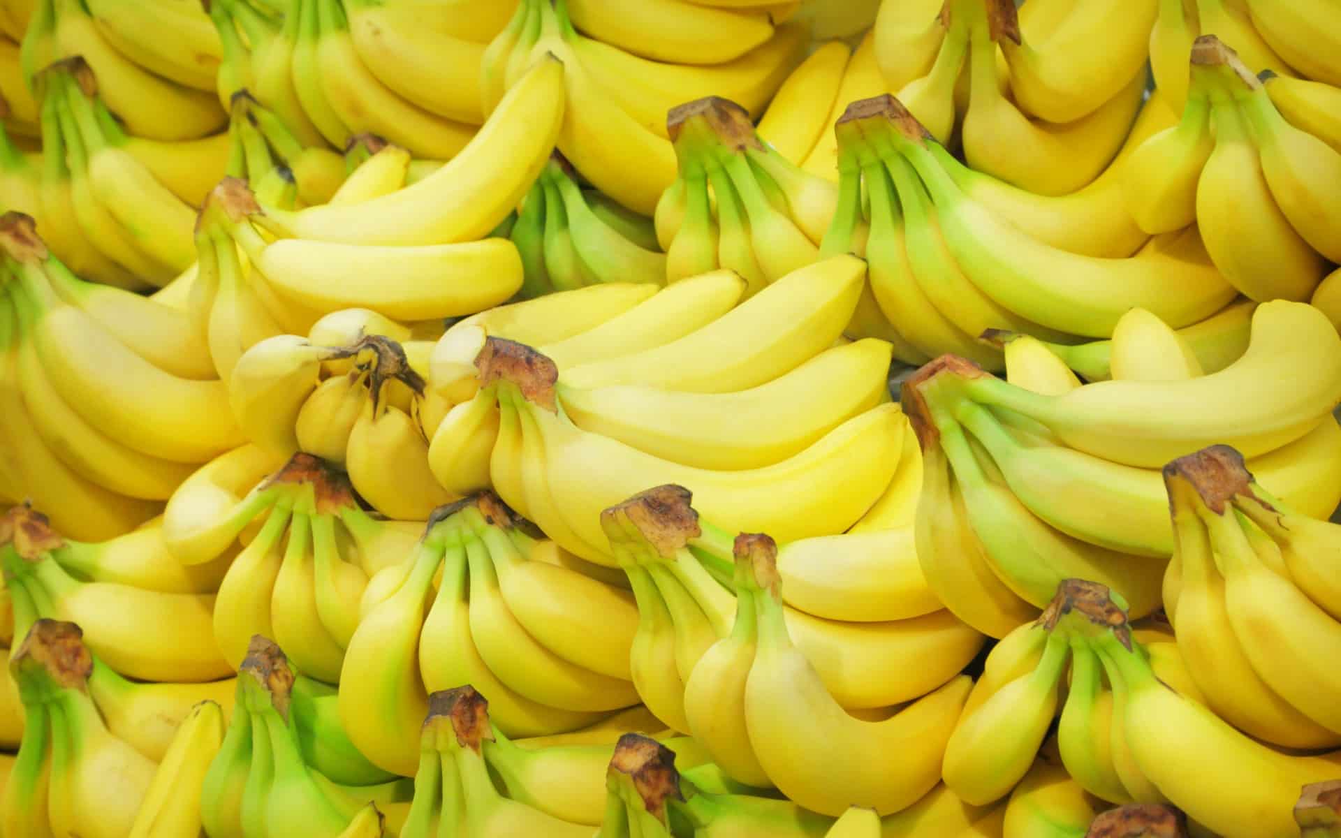 Нехай в меншій кількості, але в бананах також містяться залізо, кальцій, натрій, цинк, мідь і селен - важливі мікроелементи для організму